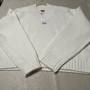 Topshop Women's V-Neck Pullover Knit Cream Sweater. Size L NWT